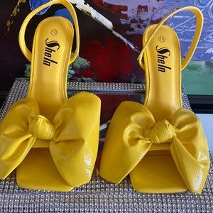 Brand New Yellow Bow Patent Leather Sandal Size 10 5 inch  heels Don’t have box